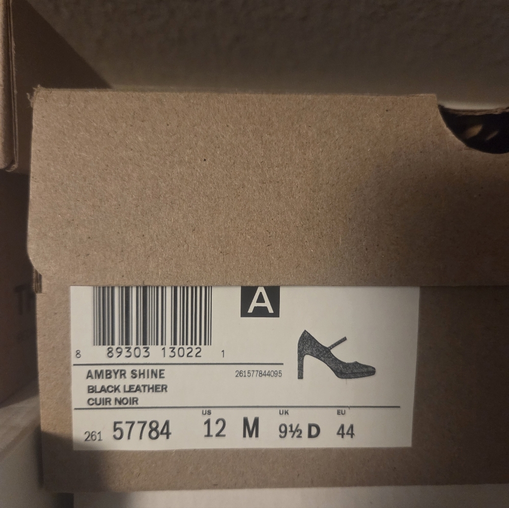 Clarks Ambyr Black Leather Mary Jane Heel Shoes, size 12M US. - Picture 4 of 4